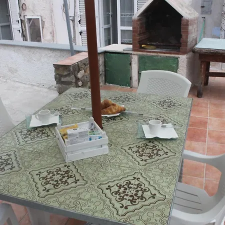 Bed & Breakfast Dieci Maggio- Beb Dory, Nemo, Guizzo *