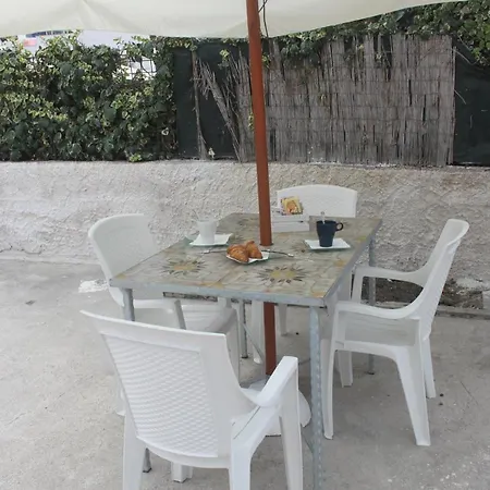 Bed & Breakfast Dieci Maggio- Beb Dory, Nemo, Guizzo