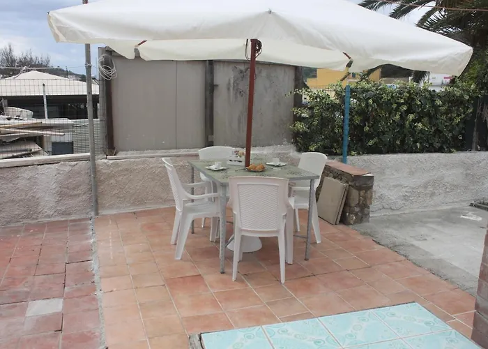 Dieci Maggio- Beb Dory, Nemo, Guizzo Bed and breakfast Ponza